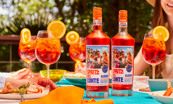 Glasses of Spritz Del Conte Classico at a garden party