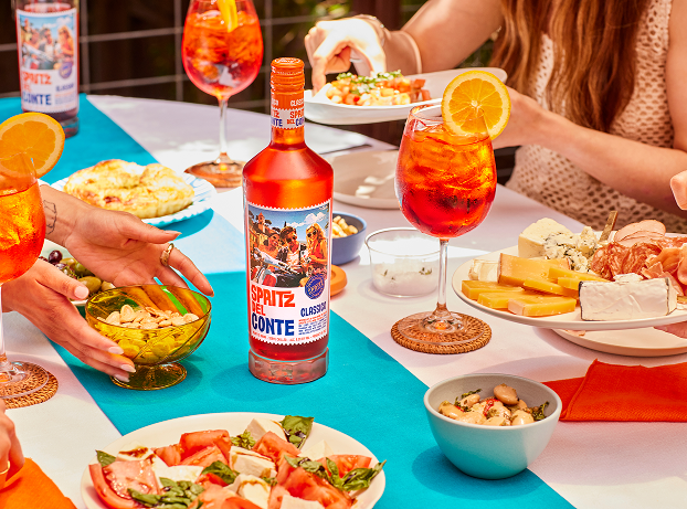 Glasses of Spritz Del Conte Classico at a dinner party
